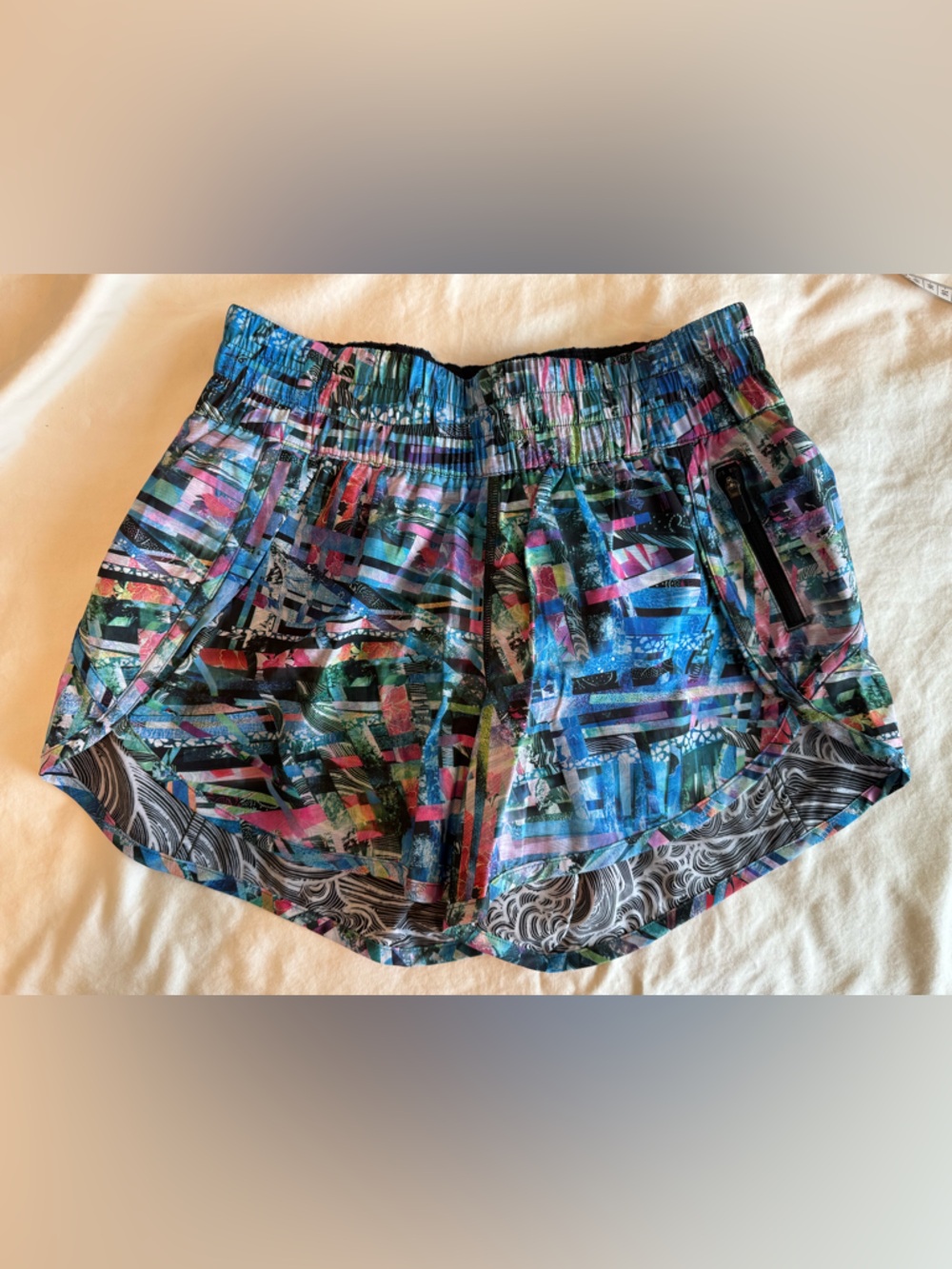 Lululemon SEAWHEEZE Tracker Short V, 4", Lined Shorts, 6